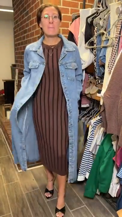Vestito • Maglia • Con dettagli a righe e giacca di jeans ✨