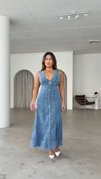 Vestito • Denim • Dettagli bottoni e scollatura a V 🌼